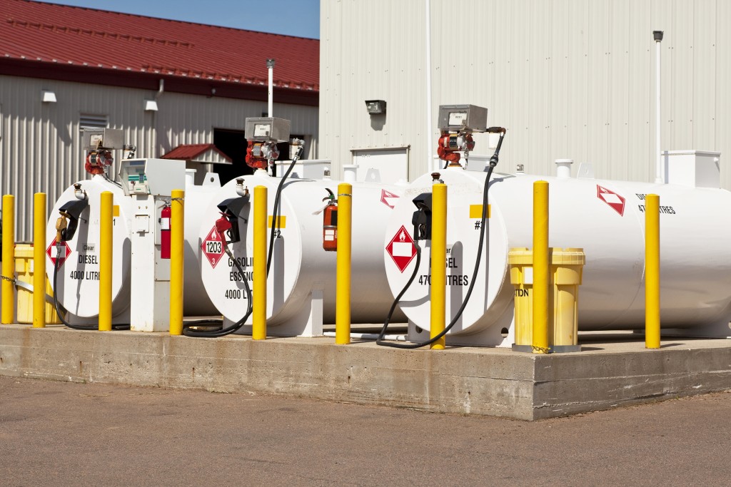 Услуги по обеспечению топливом - Услуги по наблюдению за запасами