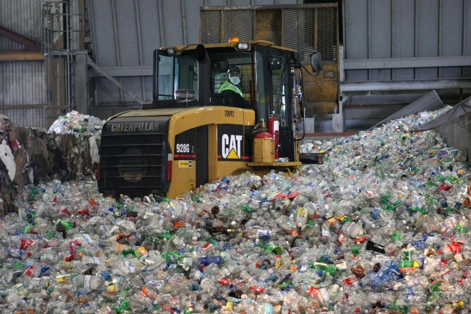 إدارة النفايات والسلامة البيئية للمنتجات - إدارة تخزين النفايات