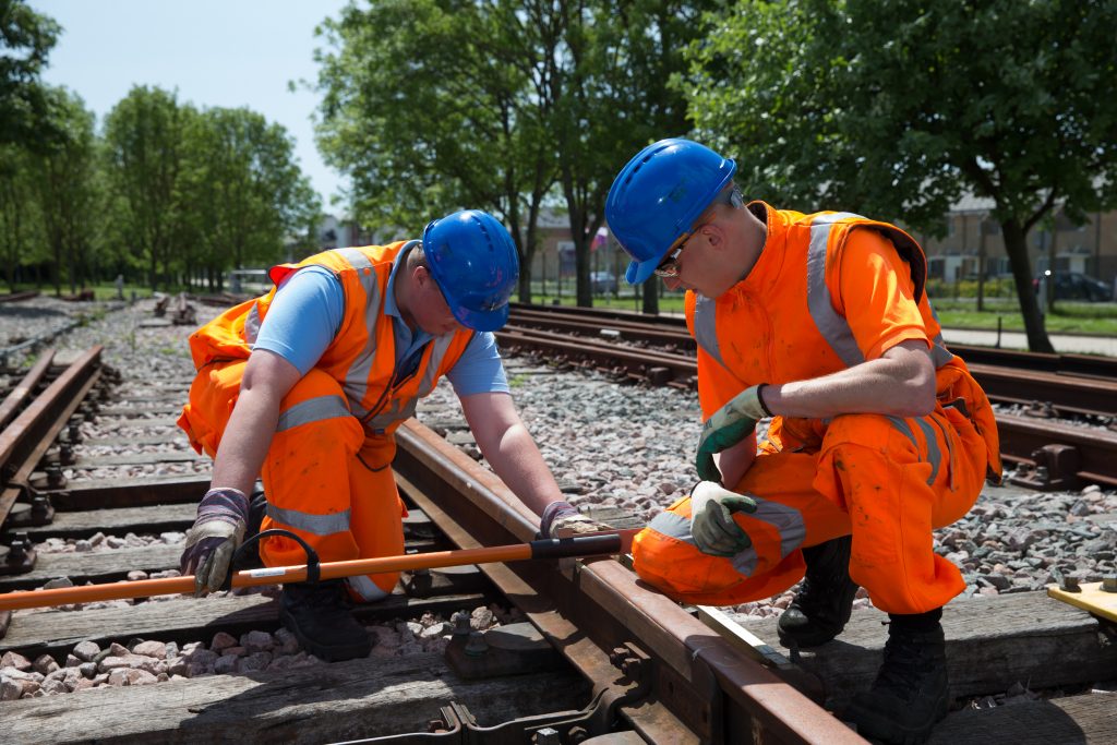 Услуги по оценке и инспекции железнодорожных железнодорожных систем