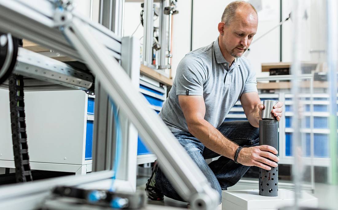 Gerilimli B&ouml;l&uuml;mlere Erişilmeye Karşı Koruma Testi