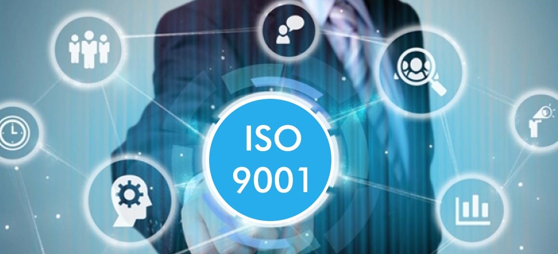 ما هي المبادئ الأساسية لنظام إدارة الجودة ISO 9001؟