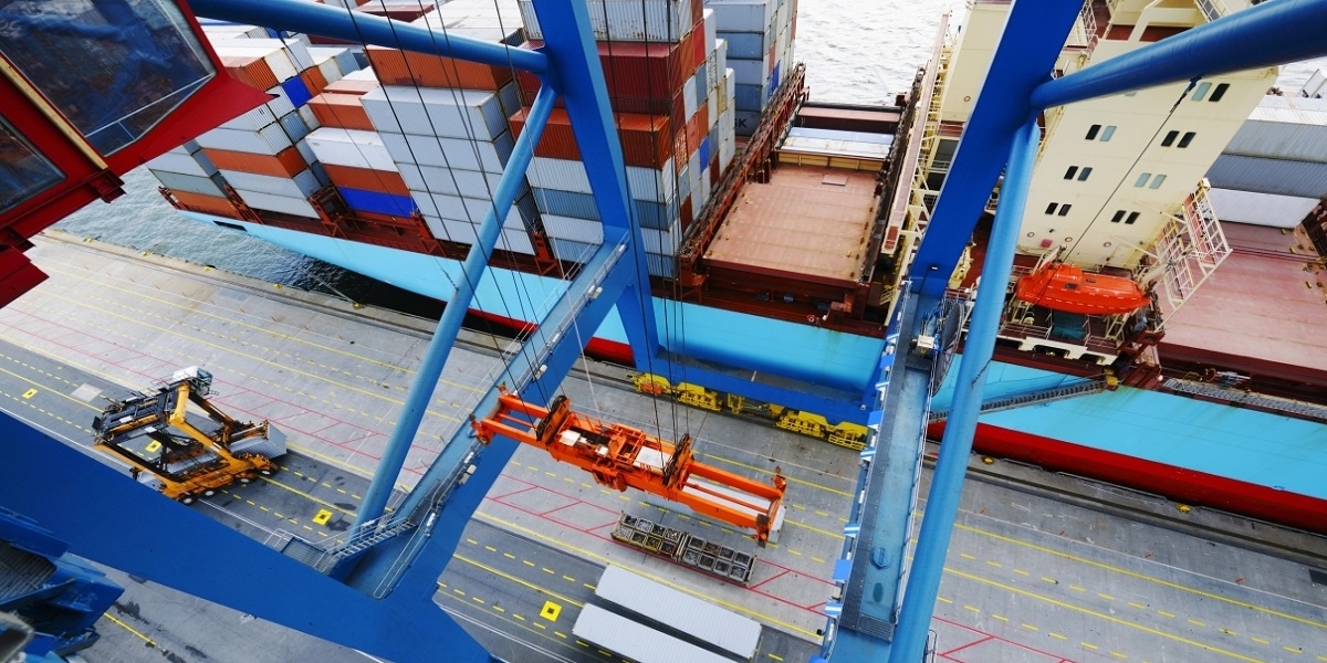 Контроль пригодности для загрузки контейнеров / судов