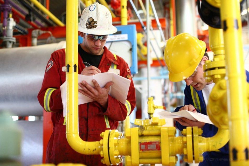 النفط والغاز والكيماويات - خدمات التفتيش وتتبع العمليات - تدقيقات العناية الواجبة